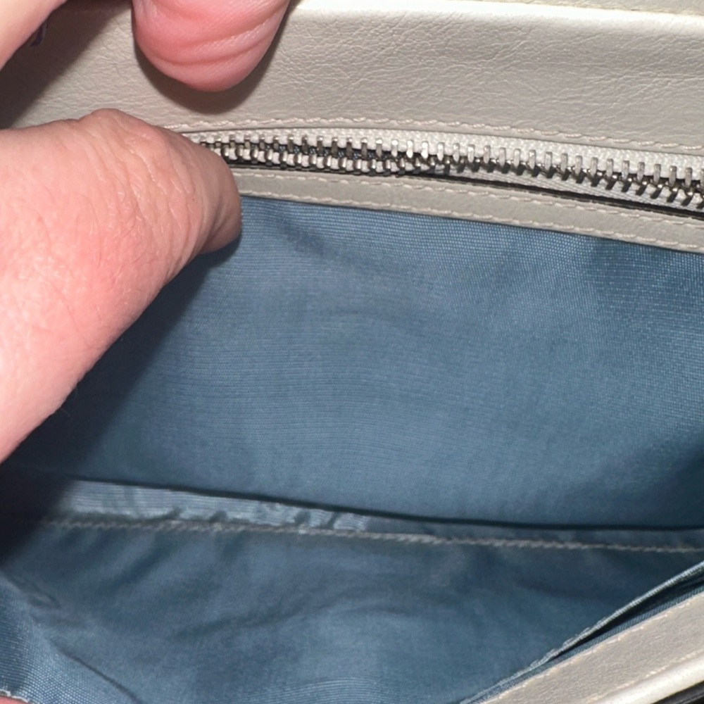 Authentic Gucci Thiara Double Sided Black and Gold GG Shoulder Bag - Picture 12 of 13